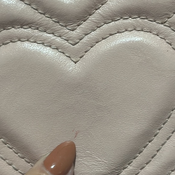 Pending Sandy’s 🩷 leather Gucci marmont mini crossbody - Picture 10 of 12